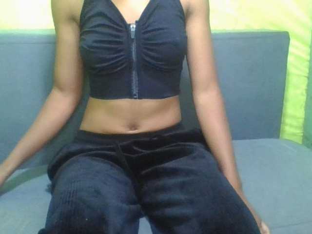NADIAH live cam on BongaCams