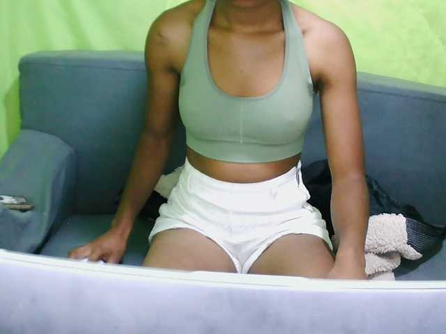 NADIAH live cam on BongaCams