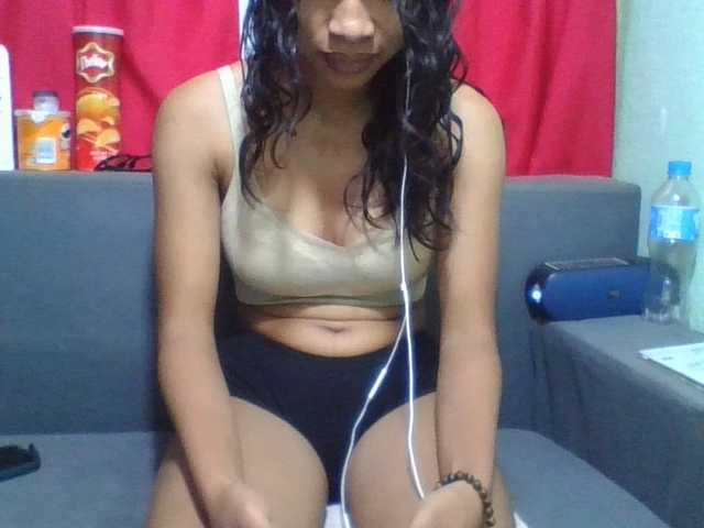 NADIAH live cam on BongaCams