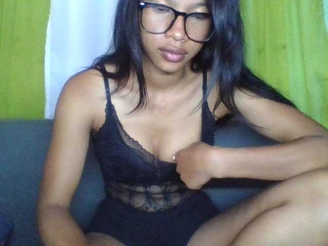 NADIAH's BongaCams show and profile
