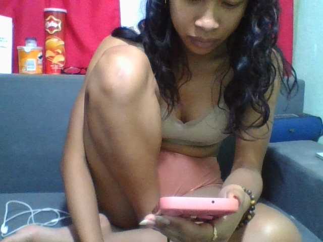 NADIAH live cam on BongaCams