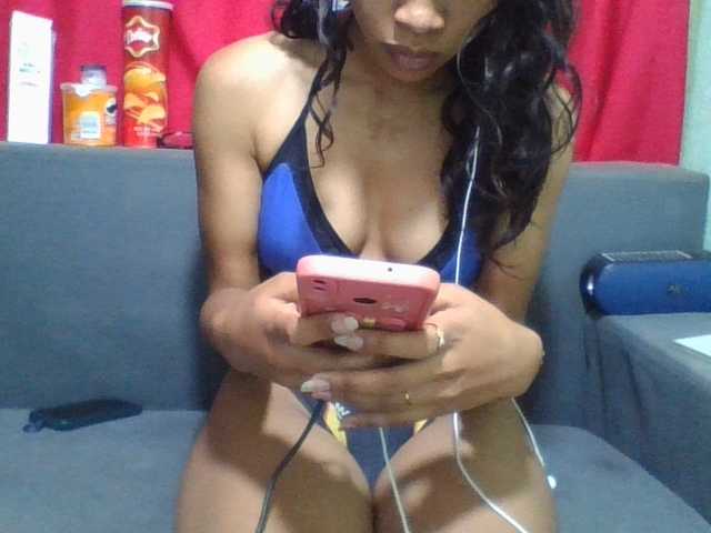 NADIAH live cam on BongaCams
