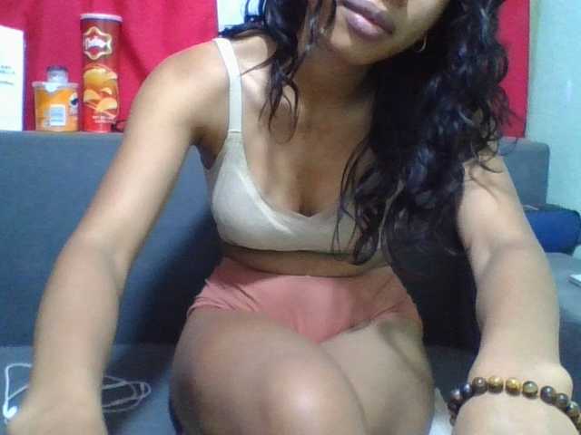 NADIAH live cam on BongaCams
