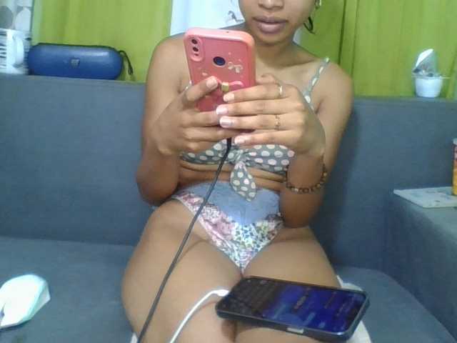 NADIAH live cam on BongaCams