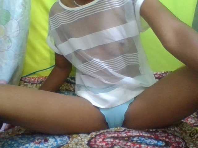 NADIAH live cam on BongaCams