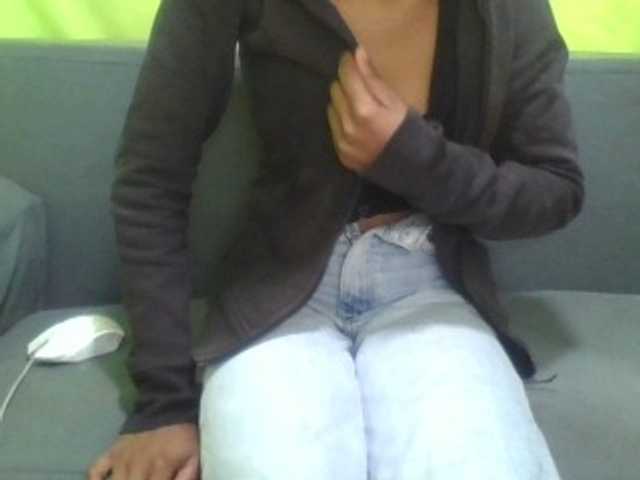 NADIAH live cam on BongaCams