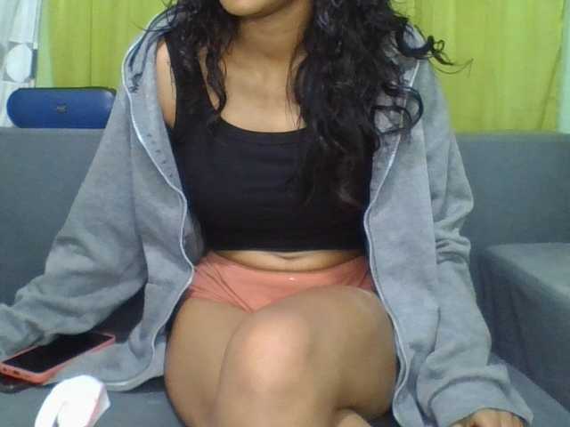 NADIAH live cam on BongaCams