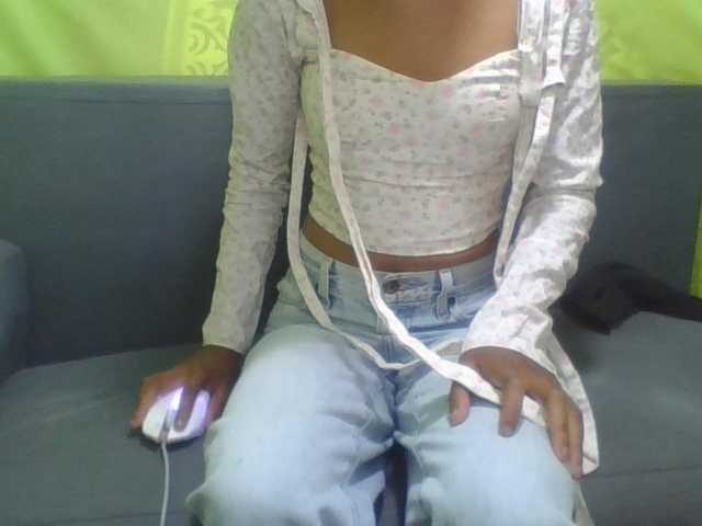 NADIAH live cam on BongaCams