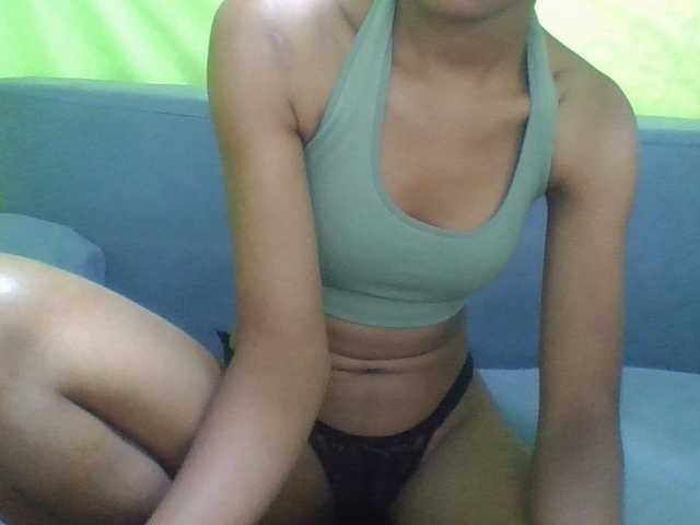NADIAH live cam on BongaCams