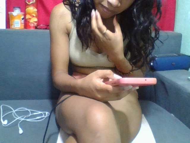 NADIAH live cam on BongaCams