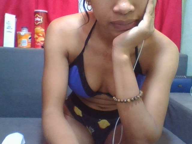 NADIAH live cam on BongaCams