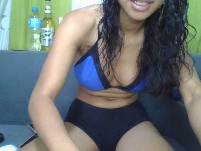 NADIAH live cam on BongaCams