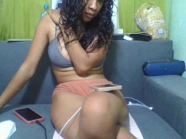 NADIAH live cam on BongaCams