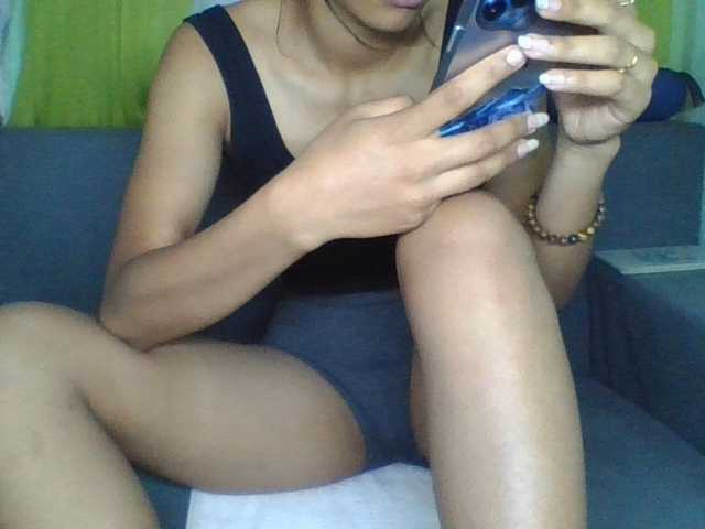 NADIAH live webcam show