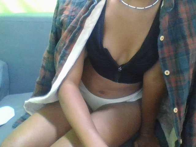 NADIAH live cam on BongaCams