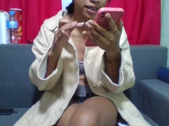 NADIAH live cam on BongaCams