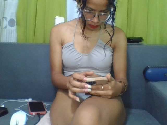 NADIAH live cam on BongaCams