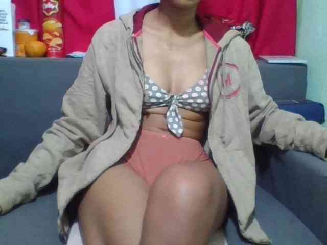 HotgirlURIEL webcam