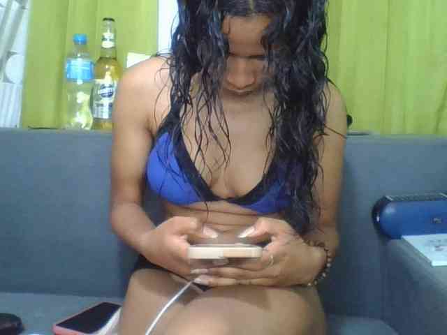 HotgirlURIEL webcam