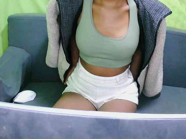 HotgirlURIEL webcam