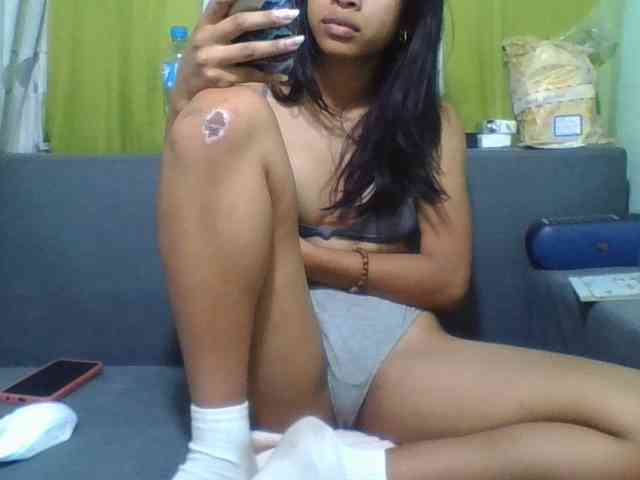 HotgirlURIEL webcam