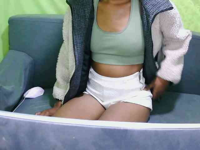 HotgirlURIEL webcam