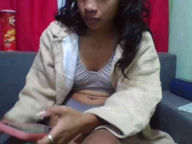 HotgirlURIEL webcam
