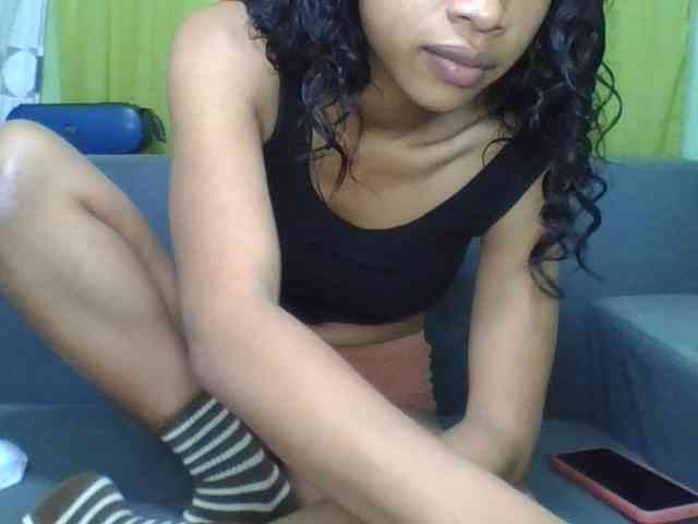 HotgirlURIEL webcam