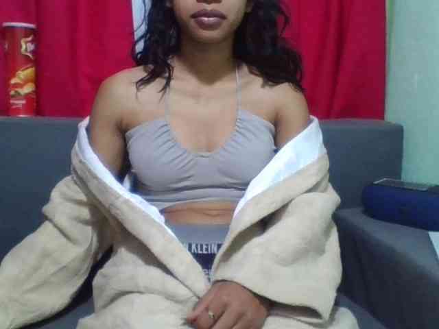HotgirlURIEL webcam