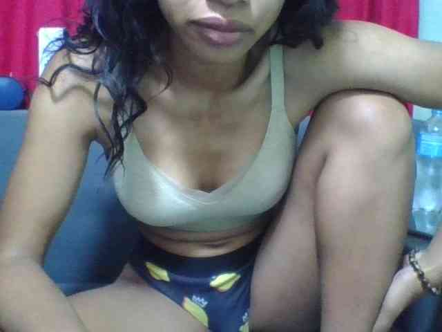 HotgirlURIEL webcam