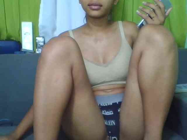 HotgirlURIEL webcam