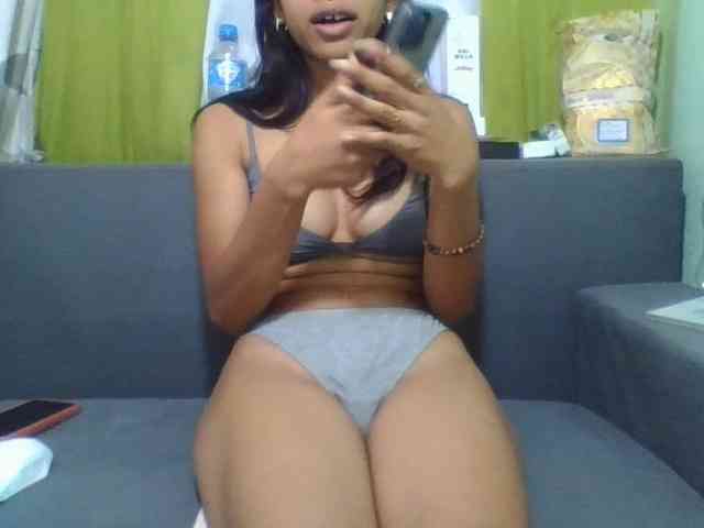 HotgirlURIEL webcam