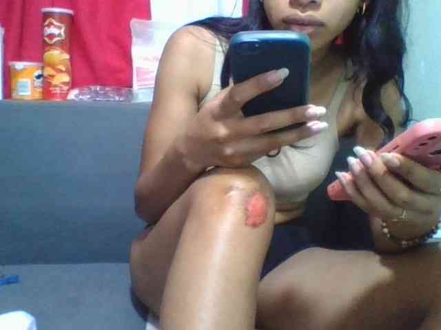 HotgirlURIEL webcam