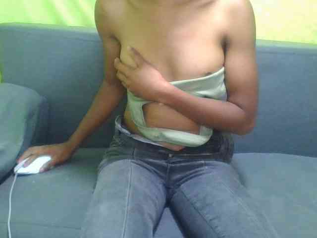 HotgirlURIEL webcam