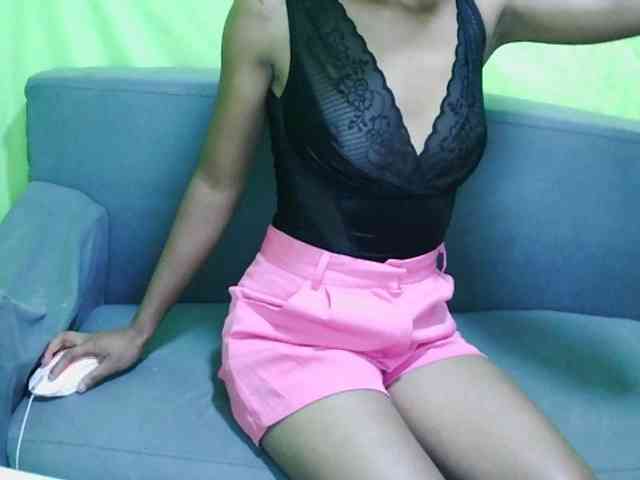 HotgirlURIEL webcam