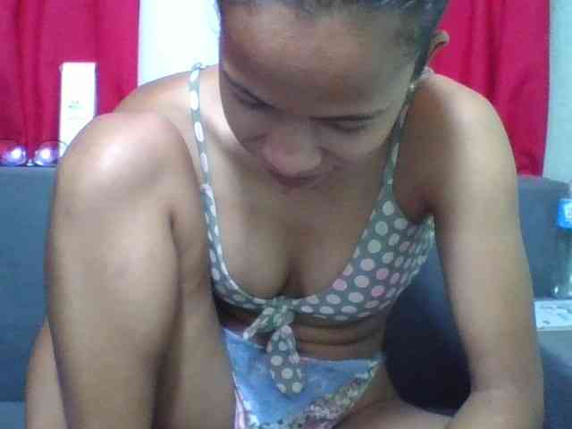 HotgirlURIEL webcam