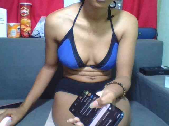 HotgirlURIEL webcam