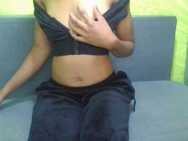 HotgirlURIEL webcam