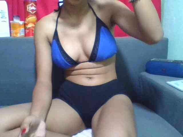 HotgirlURIEL webcam