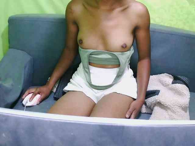 HotgirlURIEL webcam