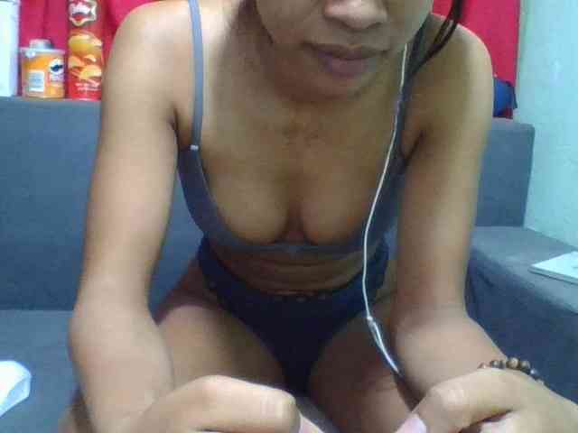 HotgirlURIEL webcam