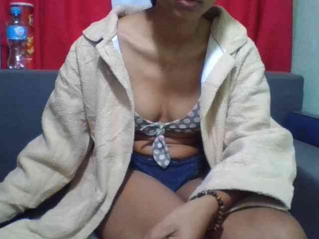 HotgirlURIEL webcam