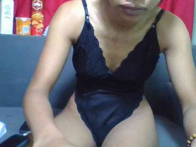 HotgirlURIEL webcam