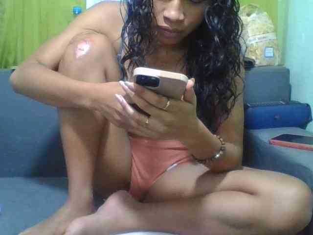 Model: HotgirlURIEL