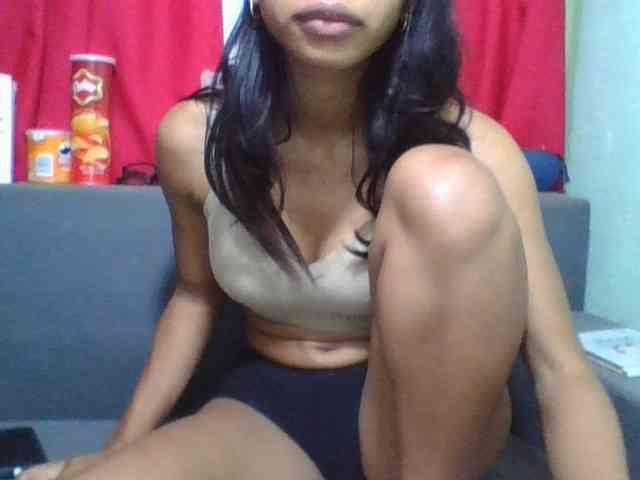 HotgirlURIEL webcam