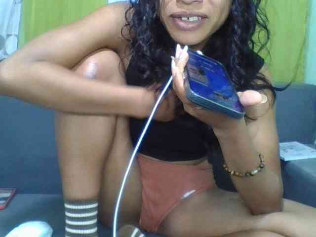 Model: HotgirlURIEL