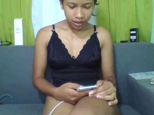 HotgirlURIEL webcam