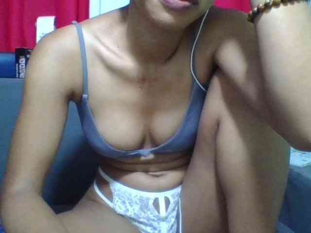HotgirlURIEL webcam