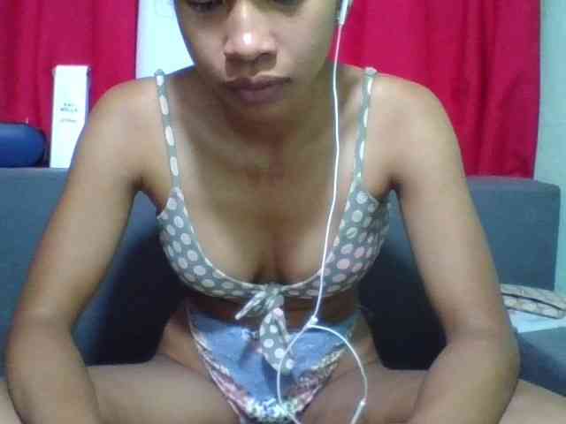 HotgirlURIEL webcam