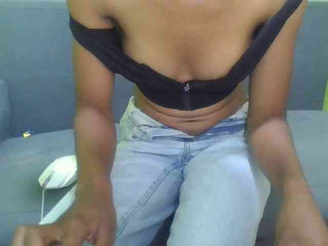 HotgirlURIEL webcam